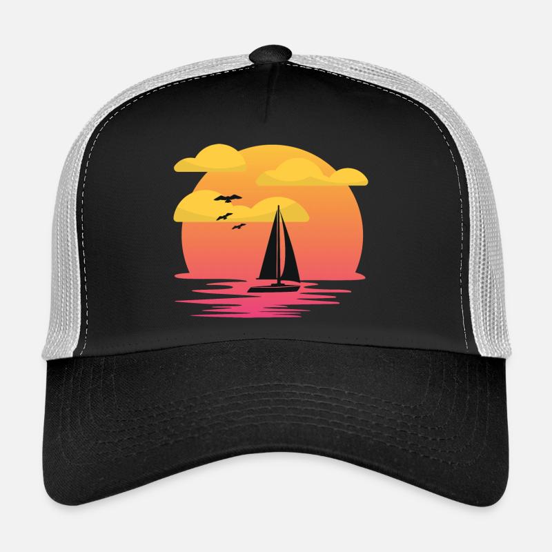 Schiff im Sonnenuntergang. Trucker Cap