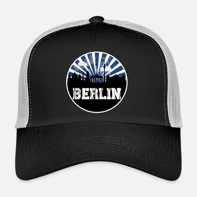 Berlin Skyline Blue Hour Casquette trucker 