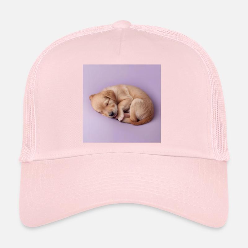 Schlafender Welpe auf fliederfarbenem Hintergrund Trucker Cap