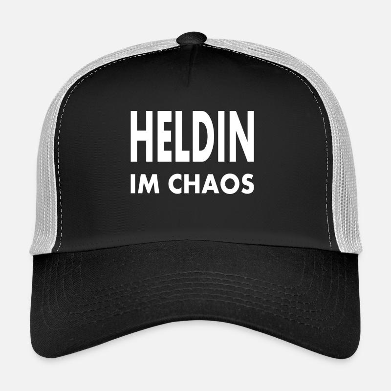 Heldin im Chaos Trucker Cap