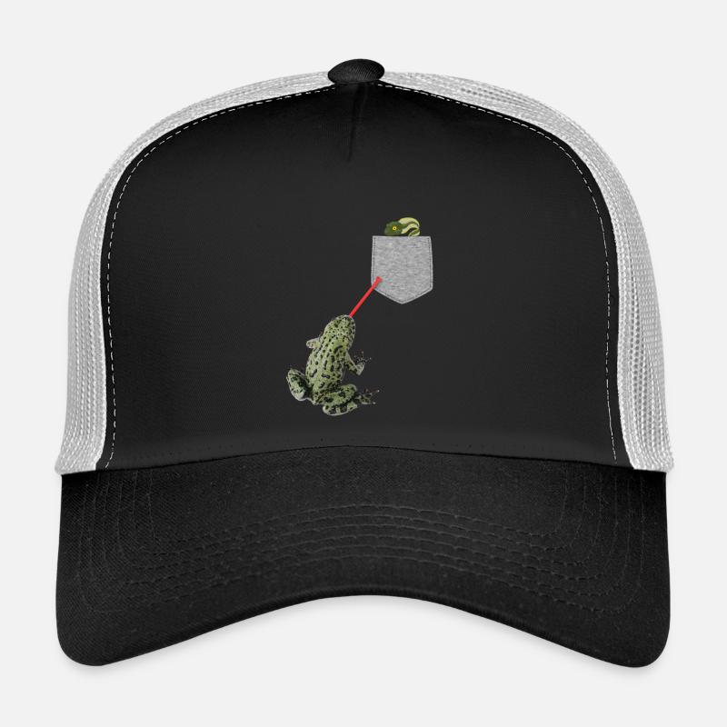 Froschzunge, die nach Kaulquappe in Ihrer Tasche greift Trucker Cap