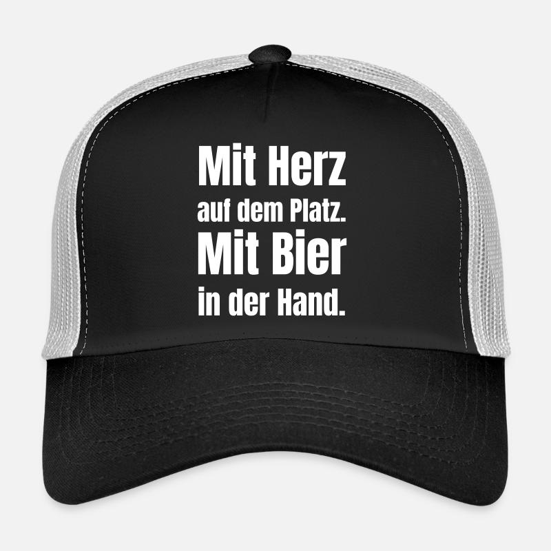 Mit Herz auf dem Platz. Mit Bier in der Hand. Trucker Cap