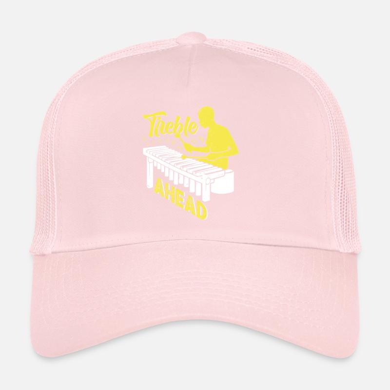 Marimbiste Aigu devant Percussionniste Casquette trucker 