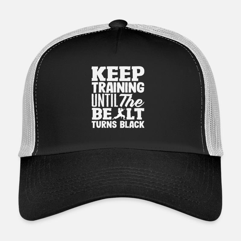 Entraînez-vous jusqu’à ce que la ceinture devienne noire en karaté Casquette trucker 