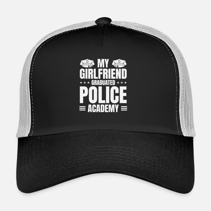 Polizeischule-Freundin hat die Polizeiakademie abgeschlossen Trucker Cap