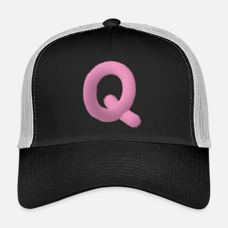 Flauschiger Buchstabe Q Trucker Cap