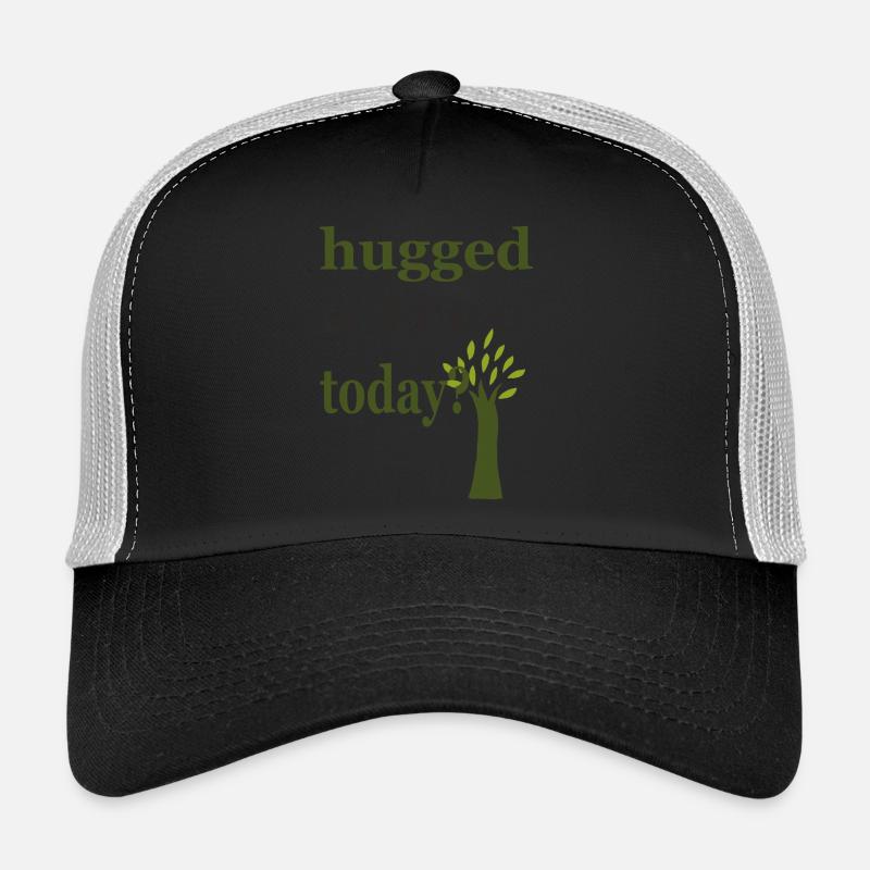hugged a tree Casquette trucker 