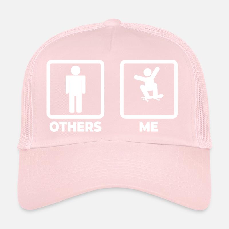 Figurine de bâton de skateboard Casquette trucker 