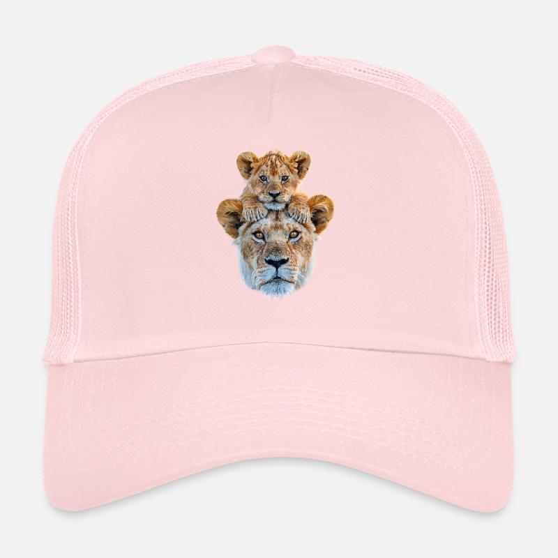 Mère lione avec un petit Casquette trucker 