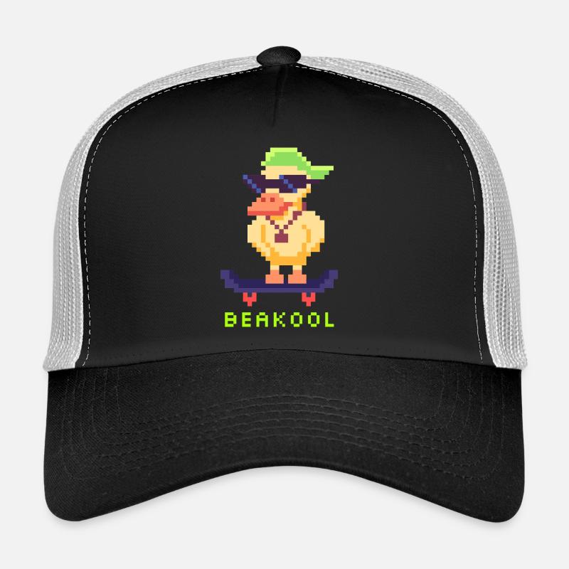 Pixel Art Ente mit Skateboard und Kappe Trucker Cap