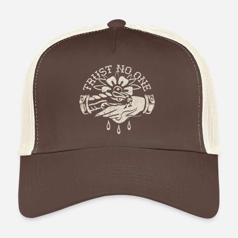 Vertraue niemandem Trucker Cap