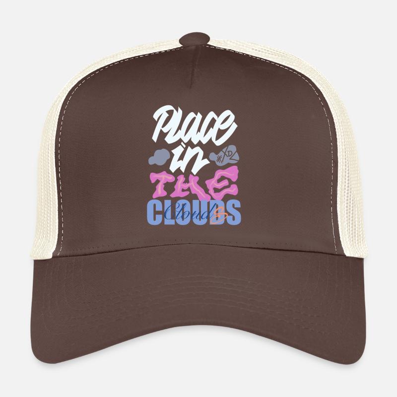 Platz in den Wolken – bunte Schriftkunst Trucker Cap