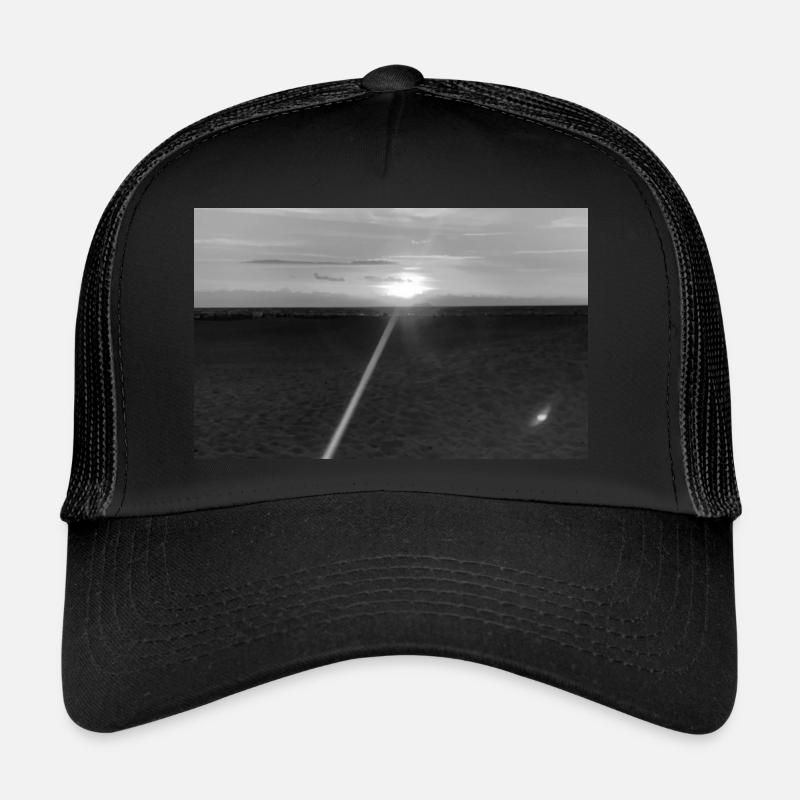 Beach Black and White - Trucker Cap - Schwarz/Schwarz