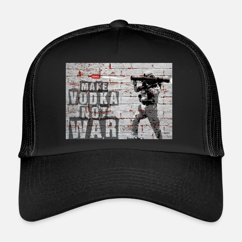 Make vodka, not war - Soldat schiesst Vodkaflasche Trucker Cap