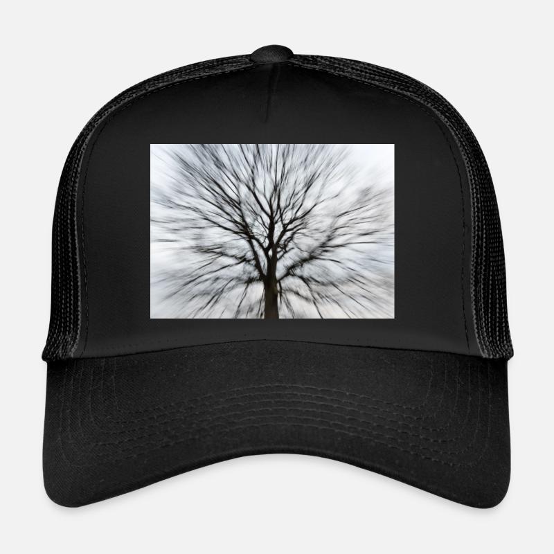 Silhouette eines kahlen Baumes mit runder Baumkrone Trucker Cap