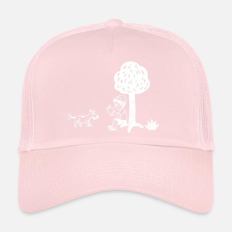 Junge liest unter Baum Holzschnitt Trucker Cap