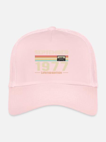 Septembre 1977 Vintage Anniversaire septembre 1977 - Casquette trucker  - rose pâle - Devant