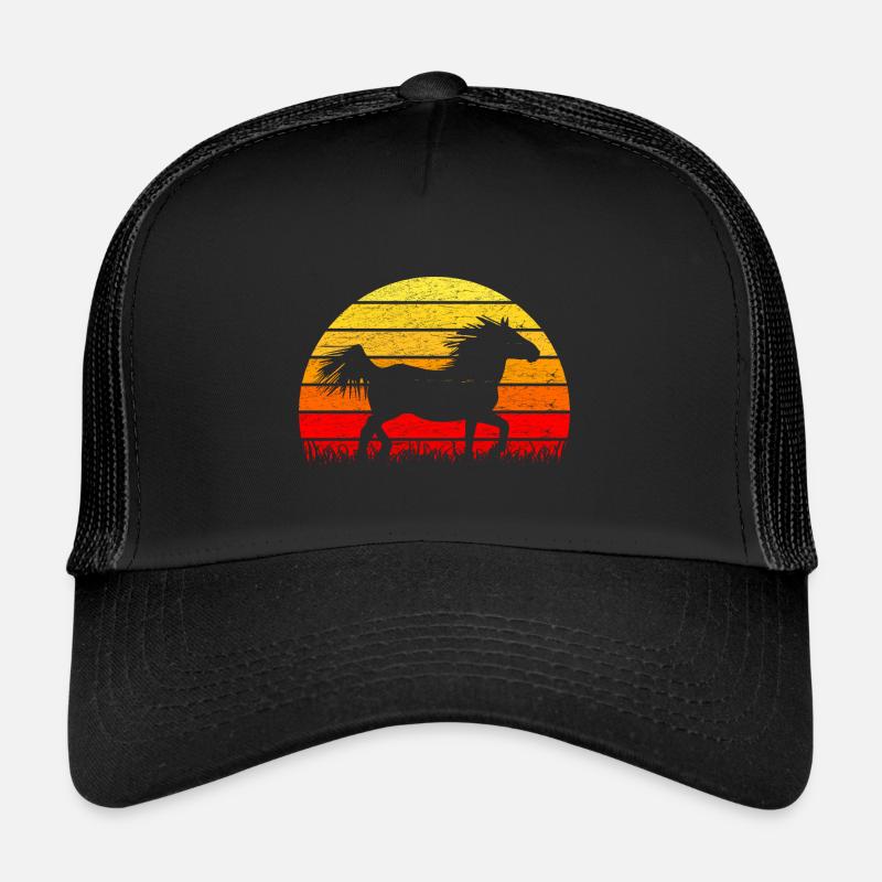 Silhouette d'un cheval Noriker au lever du soleil Casquette trucker 