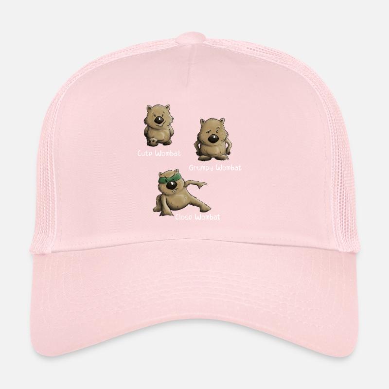 Cute Grumpy and Close Wombat Beuteltier Posen Trucker Cap