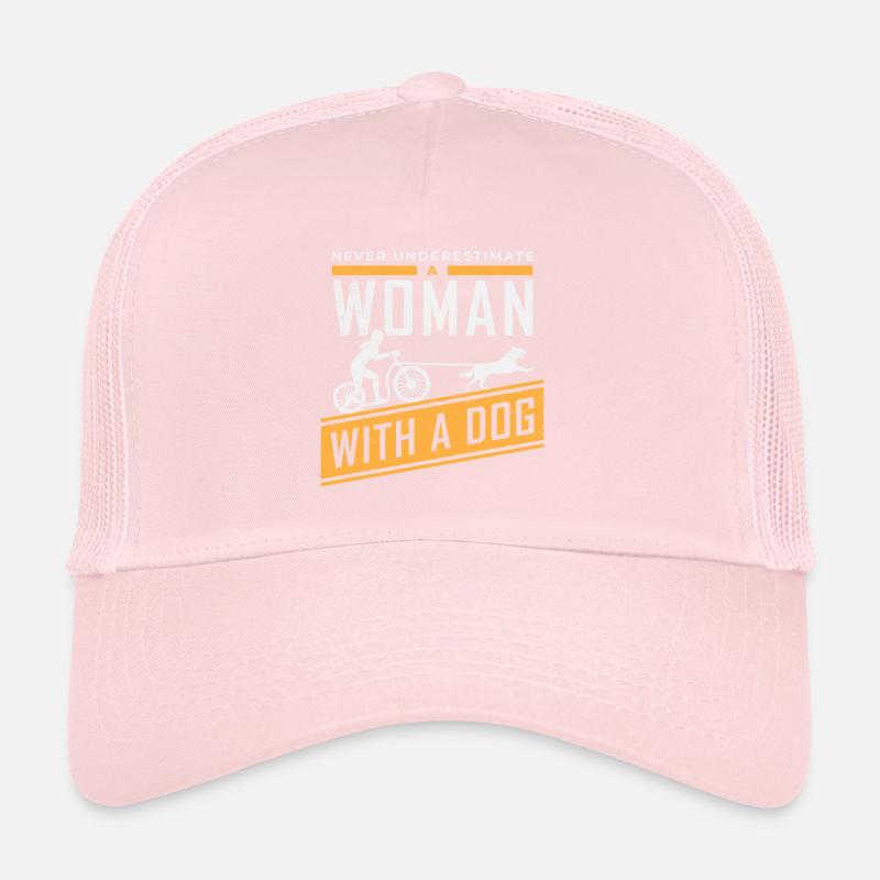 Frau mit Hundescooter Trucker Cap