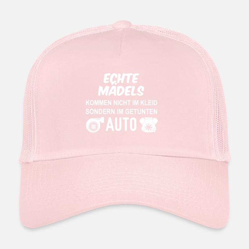 Echte Mädels kommen im getunten Auto Trucker Cap