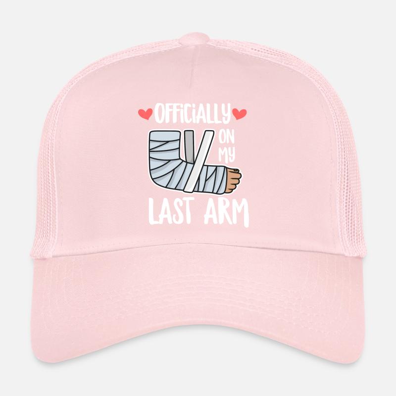 Le sort de la fracture du bras pour quelqu’un avec une cassée Casquette trucker 
