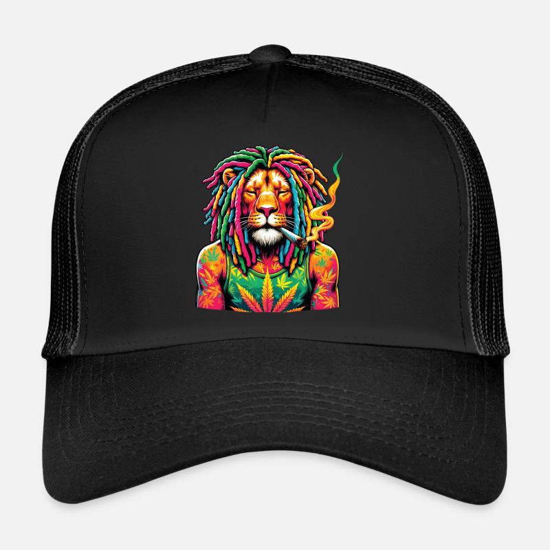 Ein Löwe mit Dreadlocks raucht einen Joint Trucker Cap