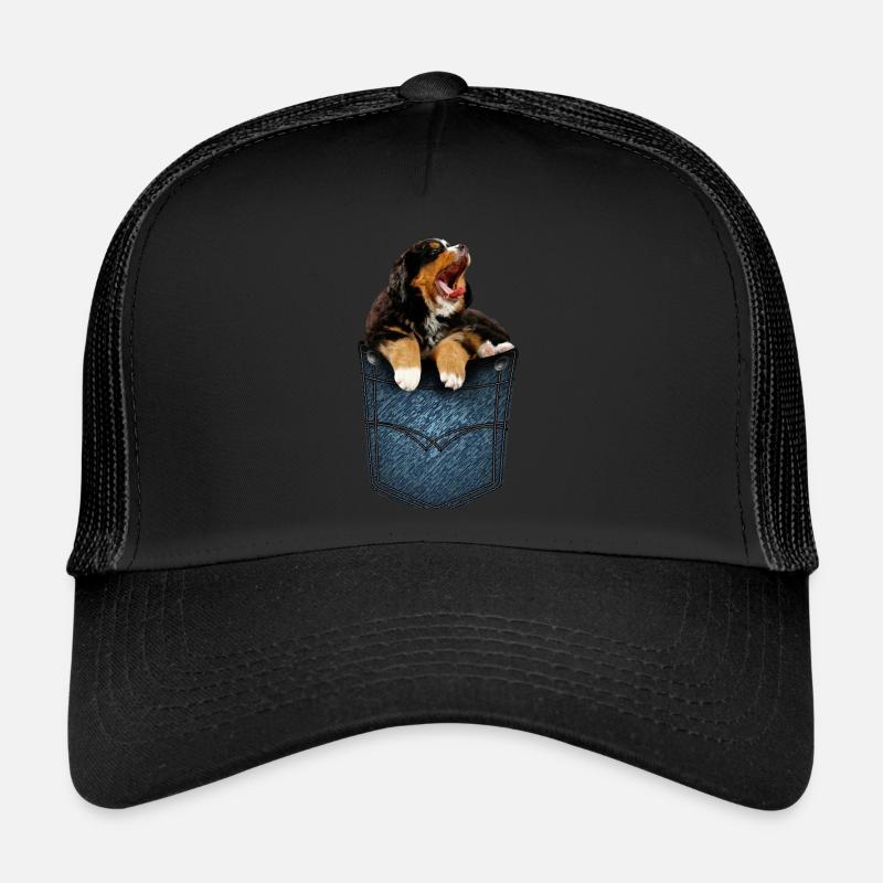 Chiot bouvier bernois dans la poche de poitrine comme une chemise - Casquette trucker  - noir/noir
