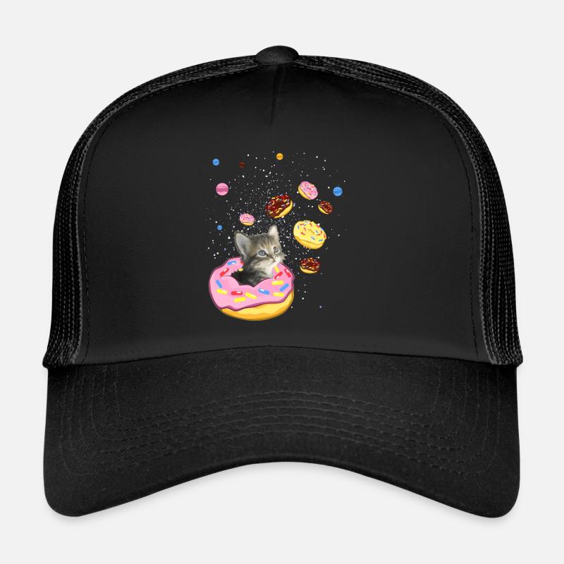Chat mignon à l'intérieur de Donut dans l'espace Casquette trucker 