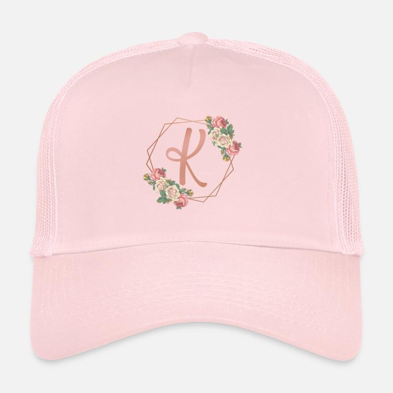 Romantischer Blumenkranz Anfangsbuchstabe K Blumen Trucker Cap