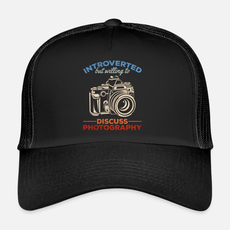 Introvertierter Fotograf, aber bereit, über Trucker Cap