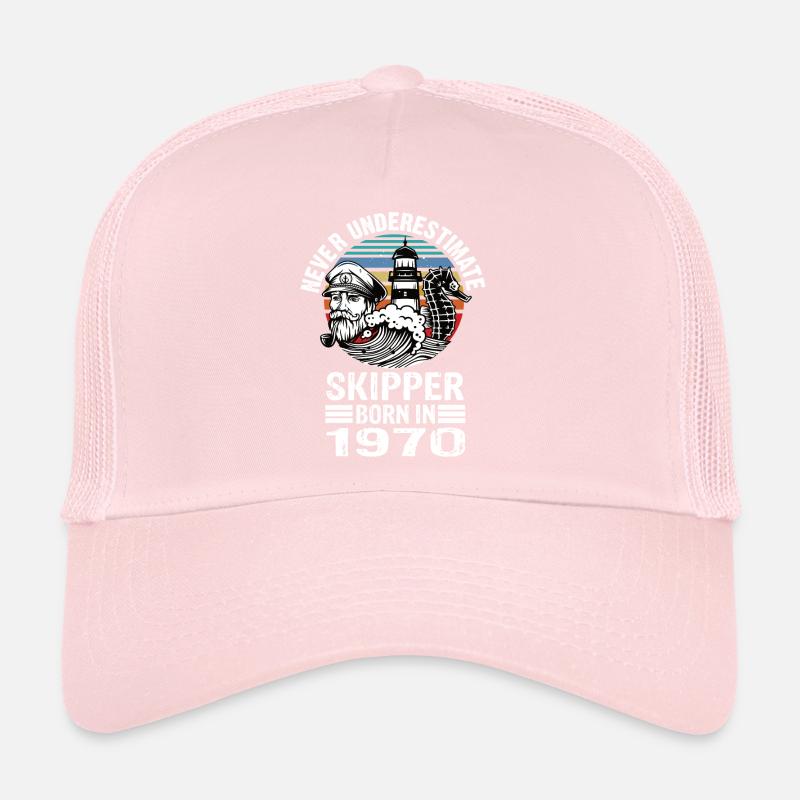 Never Underestimate Skipper né en 1970 Casquette trucker 