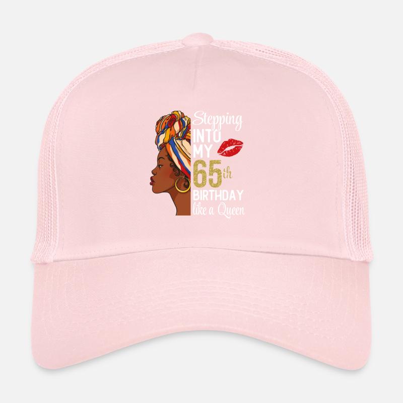 Entrer dans mon 65e anniversaire comme une reine Casquette trucker 