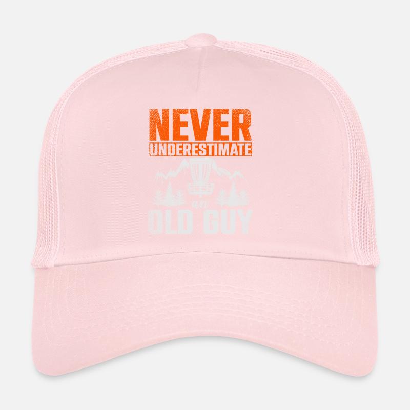 Ne sous-estimez jamais un parcours de disc golf Old Guy Casquette trucker 