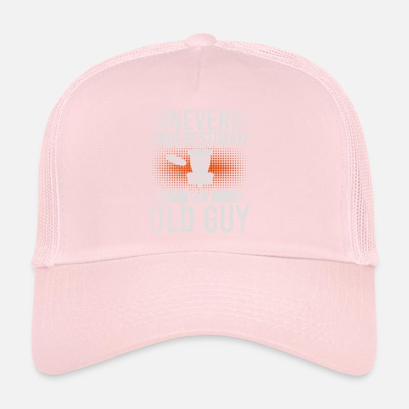 Ne sous-estimez jamais un parcours de disc golf Old Guy Casquette trucker 