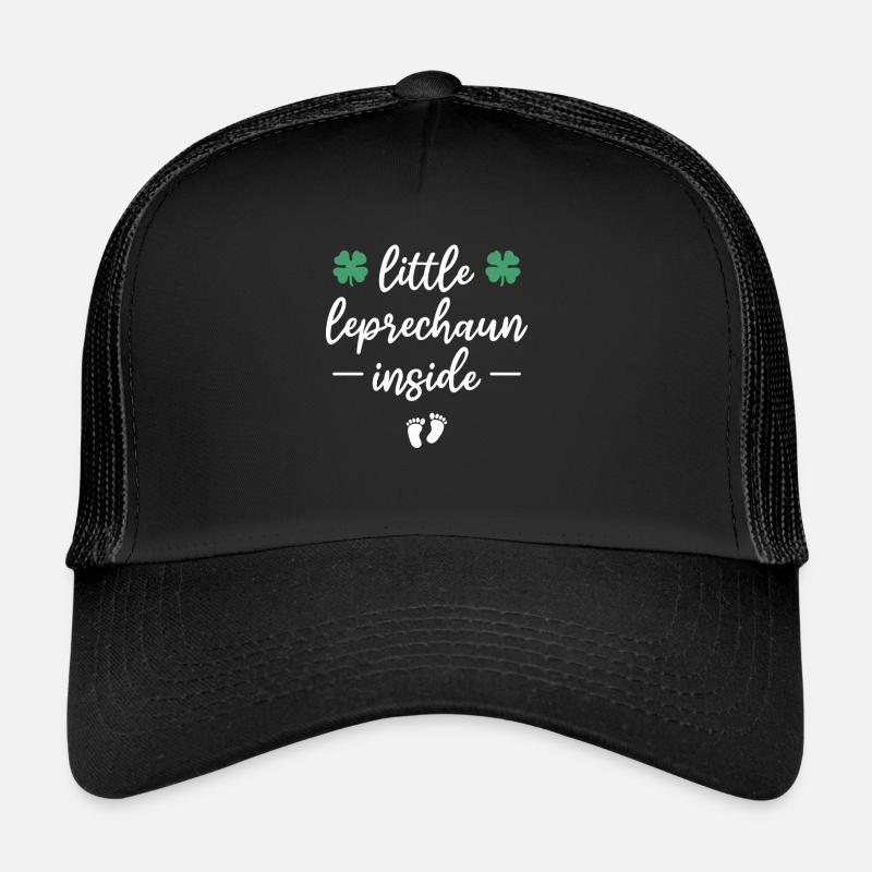 Kleiner Kobold im St. Patrick's Day Trucker Cap