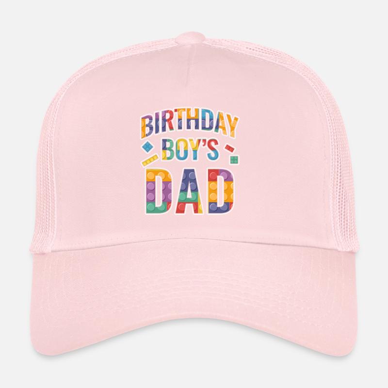 Le père d’un garçon d’anniversaire construit des blocs de construction Casquette trucker 