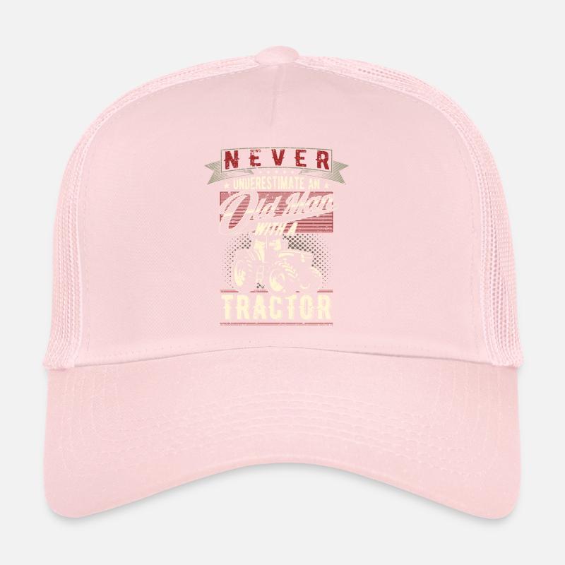 Never underestimate old man tractor farmer Trucker Cap