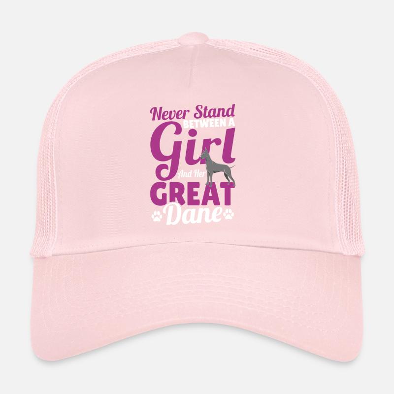 Stehe niemals zwischen einem Mädchen und ihrer Trucker Cap