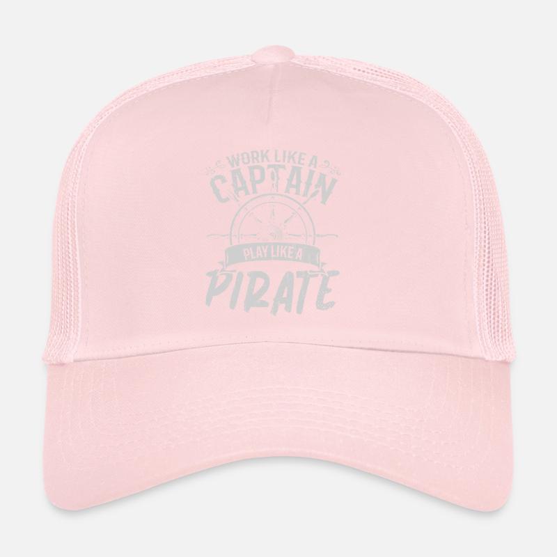 Travaillez comme un capitaine Jouez comme un pirate Casquette trucker 