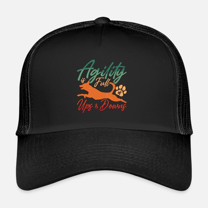 L’agilité du dresseur de chiens d’assistance est pleine de chiens d’assistance Casquette trucker 