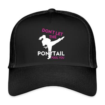 Karate Girl Martial Arts Women Karate Kick - Trucker Cap - Schwarz/Schwarz - Vorne