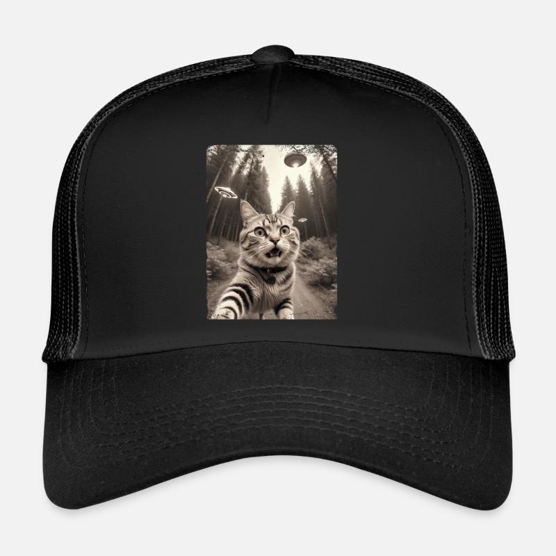 Selfie de chats avec la conception d’un vaisseau spatial extraterrestre Casquette trucker 