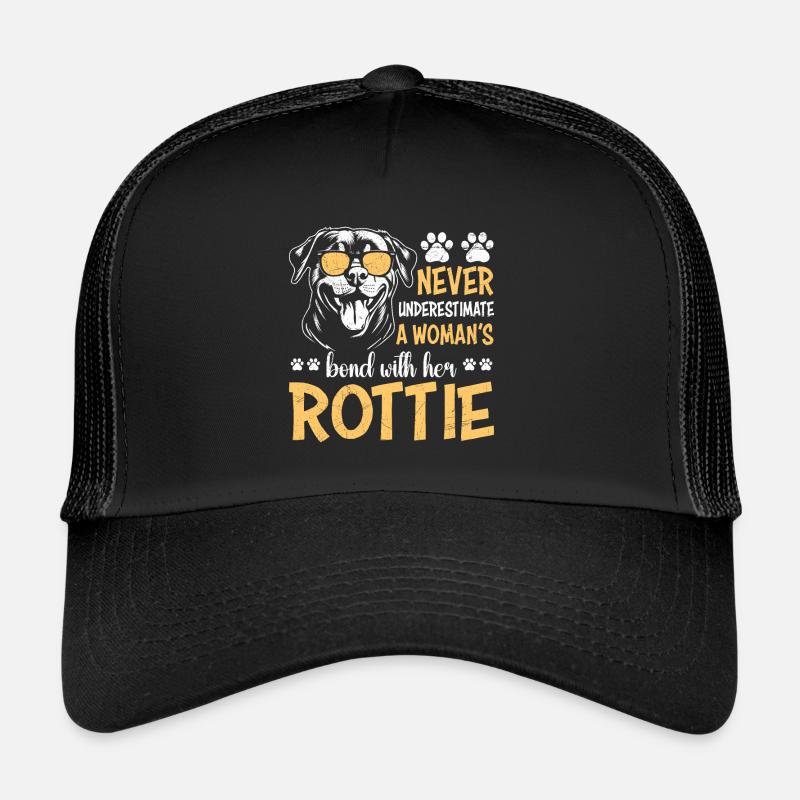 Rottweiler NEVER UNDERESTIMATE A WOMEN'S BOND WITH Trucker Cap