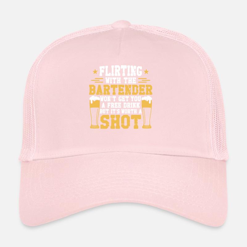 Barman Mixologue flirtant avec Casquette trucker 