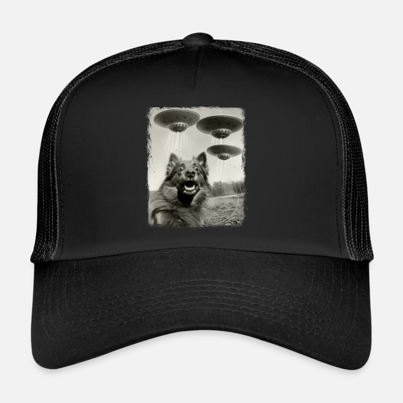 Keeshond Dog UFO Alien Alien Selfie Trucker Cap