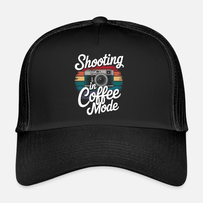 Photographe en mode café, prise de vue Casquette trucker 