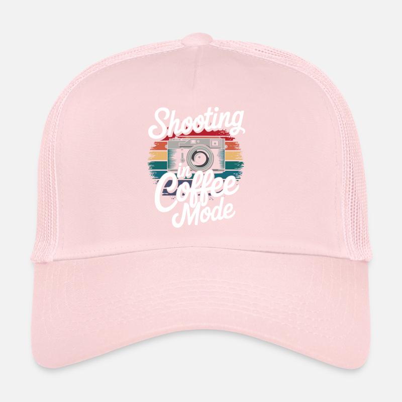 Photographe en mode café, prise de vue Casquette trucker 