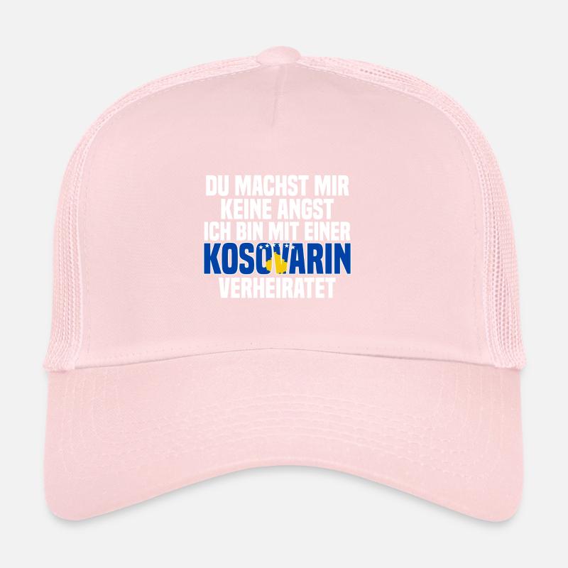 Du machst mir Keine Angst ich bin mit einer Kosova Trucker Cap