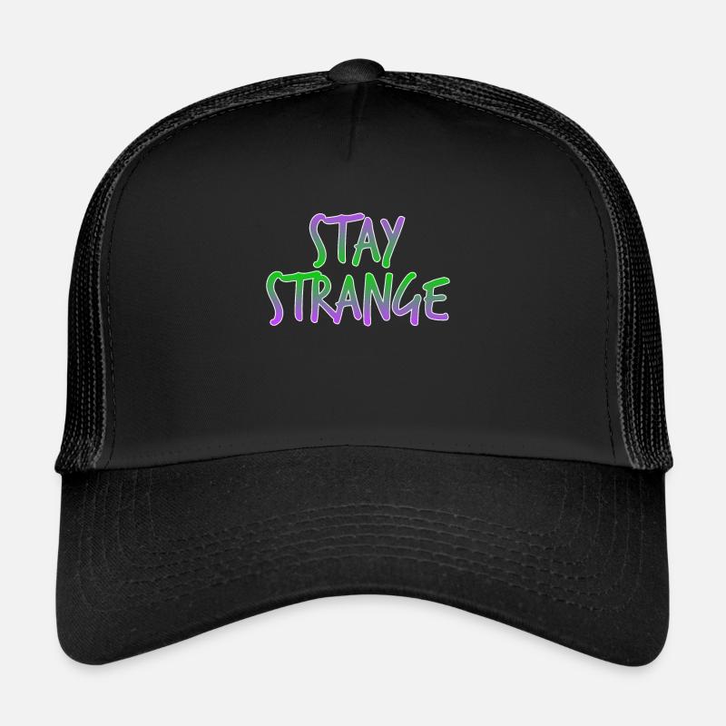 "Stay Strange" avec ce coloré et extravagant Casquette trucker 